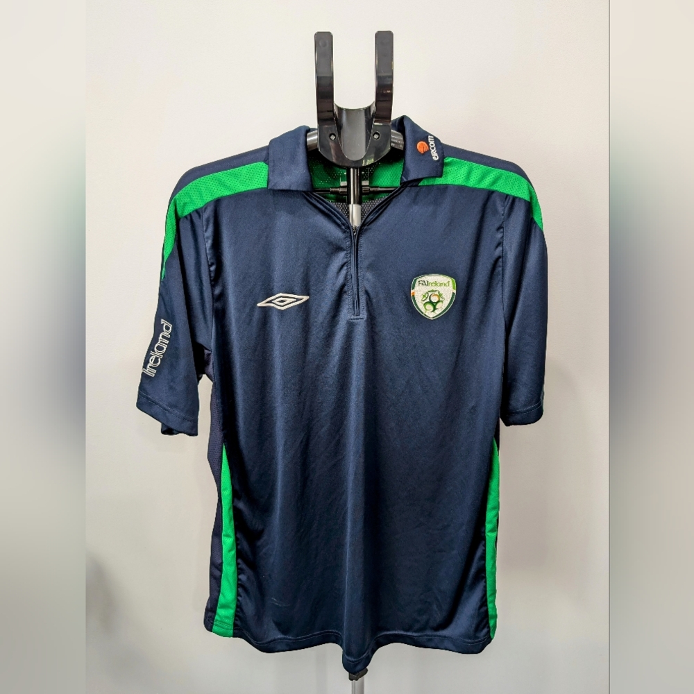 Vintage Umbro 2000s Ireland Umbro Training Shirt XL